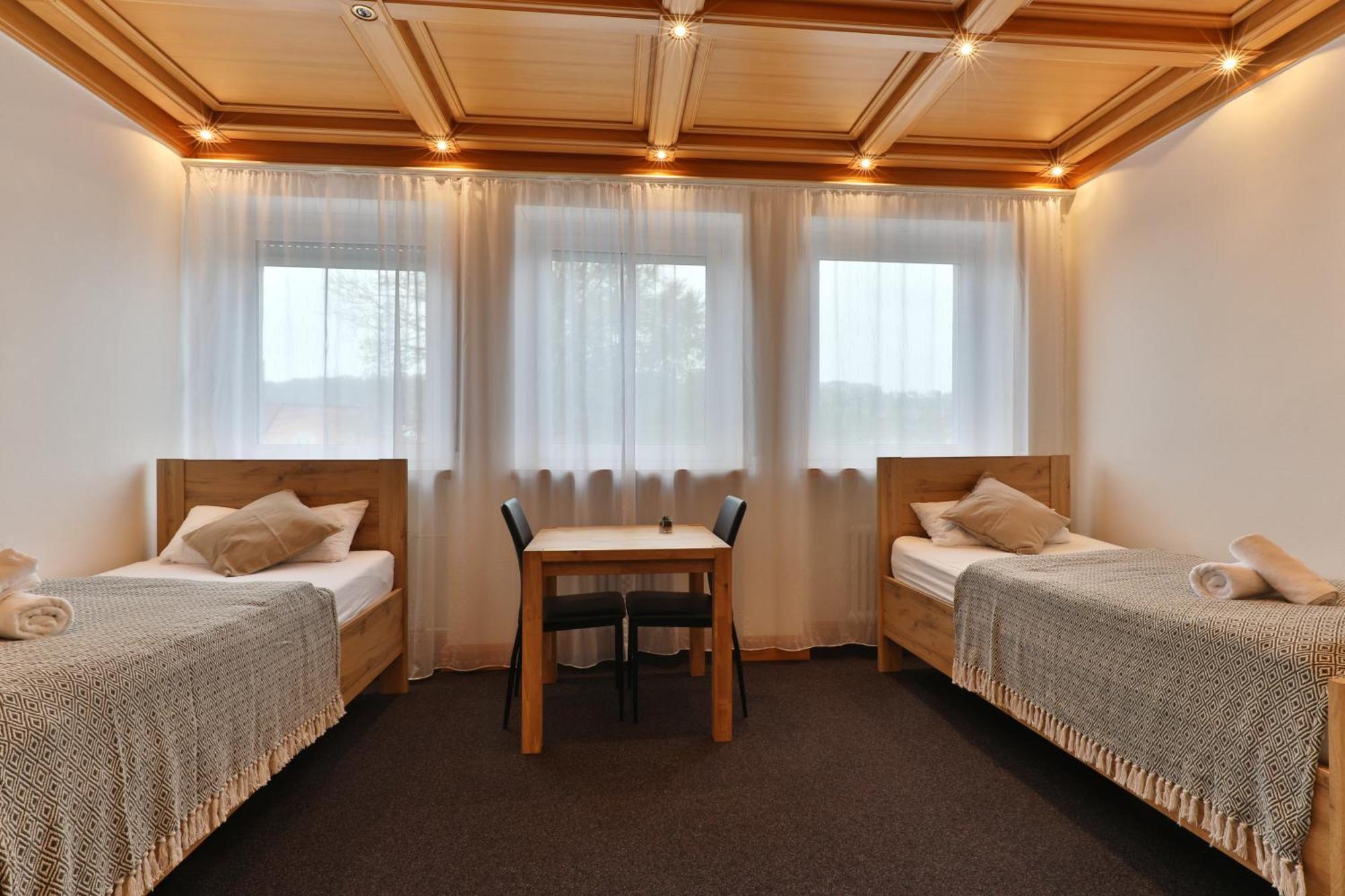 Moderne Ferienwohnungen - Service Wie Im Hotel Goeppingen Exterior photo